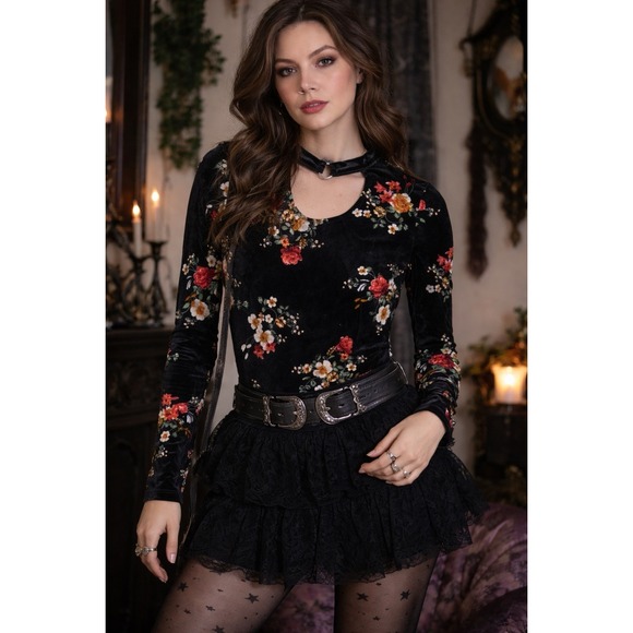 No Boundaries Tops - Women's Dark Moody Floral Velvet Long Sleeve Metal Neckpiece Whimsigoth Shirt XL
